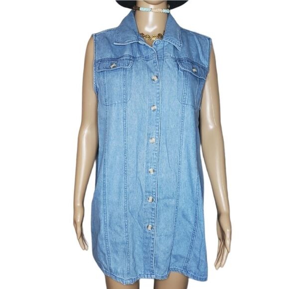 Motherhood Maternity sleeveless button up denim shirt. - Picture 3 of 9